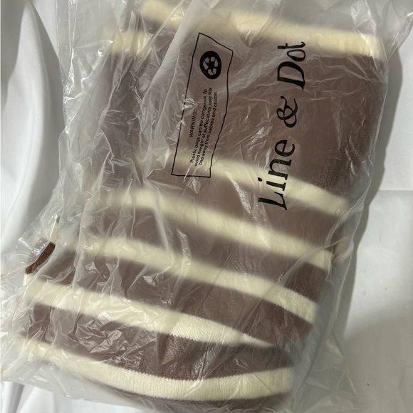 Line & Dot NWT brown super soft turtleneck sweater size small Revolve - Picture 4 of 13